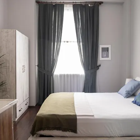 In House Hotel&hostel Ostello *