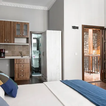 In House Hotel&hostel Ostello